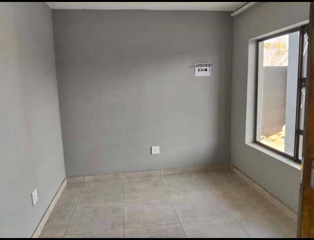 1 BEDROOM PROPERTY TO RENT IN MAHWELERENG B
